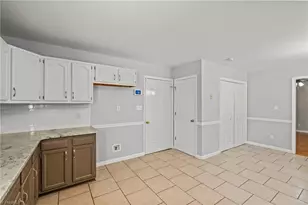 194 Briarcreek Dr, Winston-Salem, NC 27107 - Photo 15