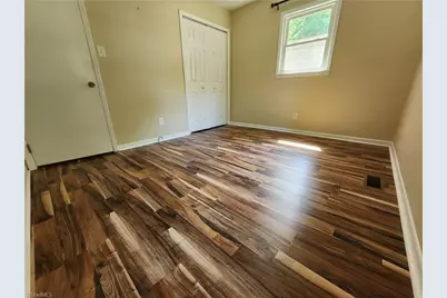 1801 Glenside Drive, Greensboro, NC 27405 - Photo 9