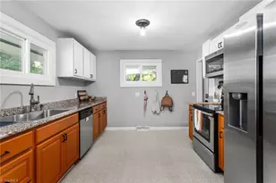 119 Azalea Cir, Burlington, NC 27215 - Photo 9