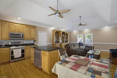 726 Cypress Hill Drive, Eden, NC 27288 - Photo 13