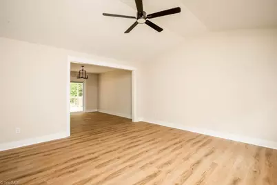 212 Koontz Avenue, Thomasville, NC 27360 - Photo 3