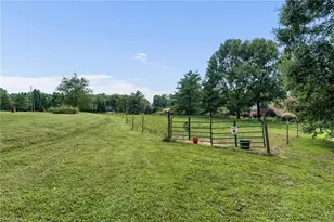 1124 Peabody Rd, Colfax, NC 27235 - Photo 33