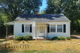 227 Oakhurst St, Kernersville, NC 27284 - Photo 1