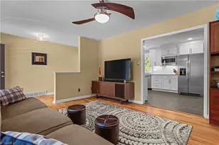 2704 Hill-N-Dale Dr, Greensboro, NC 27408 - Photo 5