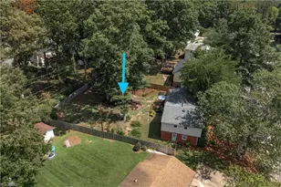 2704 Hill-N-Dale Dr, Greensboro, NC 27408 - Photo 27
