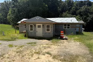 6910 Dennis Rd, Walnut Cove, NC 27052 - Photo 23