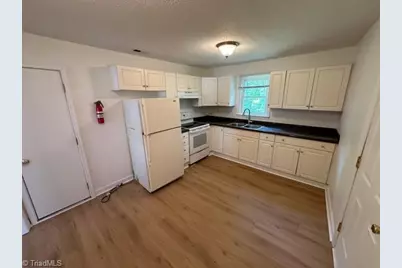558 Kinard Drive, Winston-Salem, NC 27101 - Photo 9