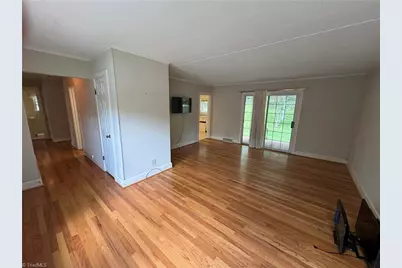 219 E Church Street, Mount Airy, NC 27030 - Photo 5