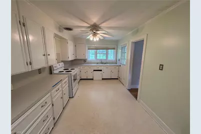 219 E Church Street, Mount Airy, NC 27030 - Photo 7