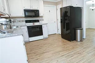 7007 Taunton Dr, Greensboro, NC 27410 - Photo 7