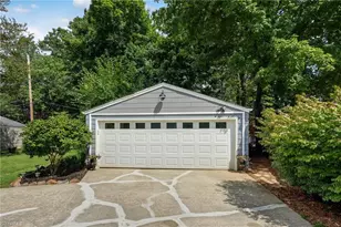 2312 Markland Dr, Greensboro, NC 27408 - Photo 23