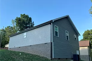 104 E Gene Hairston St, Madison, NC 27025 - Photo 3
