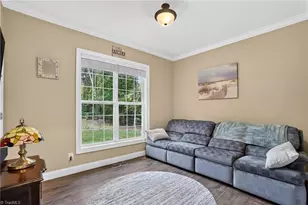 8915 Grv Pk Dr, Oak Ridge, NC 27310 - Photo 19