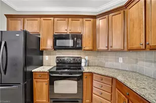 8915 Grv Pk Dr, Oak Ridge, NC 27310 - Photo 17
