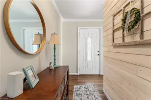 4906 Starmount Dr, Greensboro, NC 27410 - Photo 3