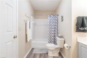 4900 Tamaron Dr, Greensboro, NC 27410 - Photo 37