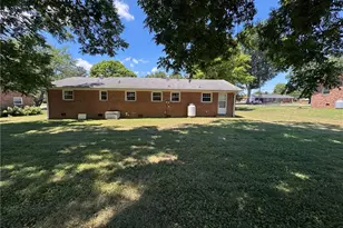 112 Wilson St, Yadkinville, NC 27055 - Photo 3