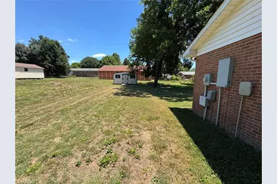 112 Wilson Street, Yadkinville, NC 27055 - Photo 5