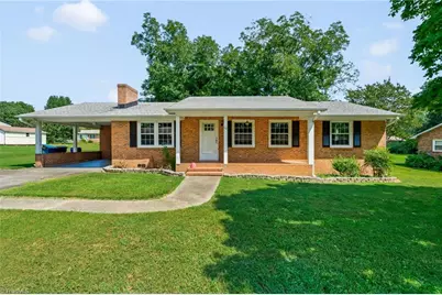 112 Wilson Street, Yadkinville, NC 27055 - Photo 3