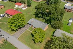 112 Wilson St, Yadkinville, NC 27055 - Photo 35