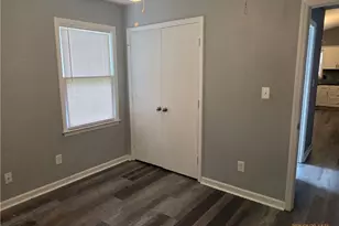 212 Marshall St, Greensboro, NC 27401 - Photo 9