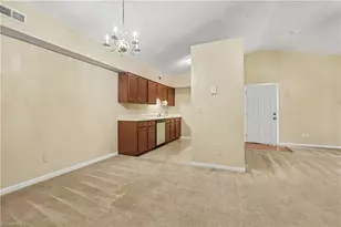 800 Spruill Ct, Greensboro, NC 27409 - Photo 7