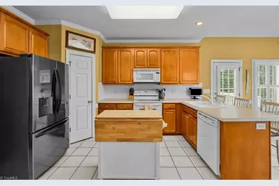 5250 Meadowlark Glen Lane, Winston-Salem, NC 27106 - Photo 9