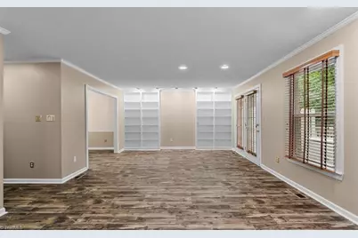 879 Brookleigh Court, Winston-Salem, NC 27104 - Photo 7