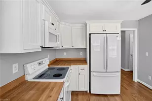 7523 Kristen Dr, Oak Ridge, NC 27310 - Photo 21