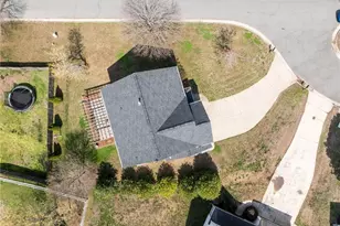 4002 Pepperbush Dr, Greensboro, NC 27405 - Photo 31
