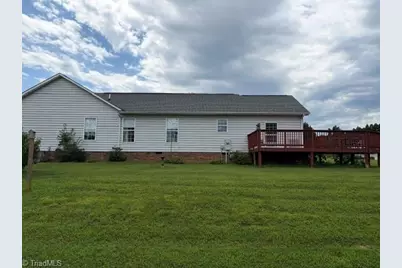 104 Blairfield Court, North Wilkesboro, NC 28659 - Photo 3