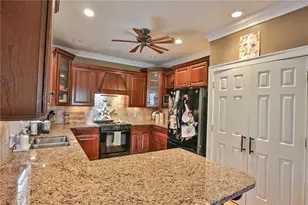 208 Triplett St, Jonesville, NC 28642 - Photo 11