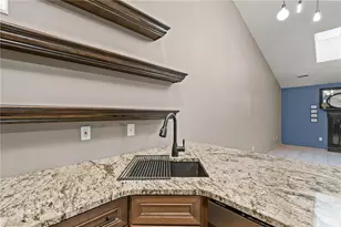 3126 Woodpoint St, Jamestown, NC 27282 - Photo 9