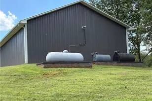 910 Hanks St, Traphill, NC 28685 - Photo 23