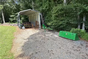 910 Hanks St, Traphill, NC 28685 - Photo 25