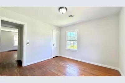 1513 Summit Avenue, Greensboro, NC 27405 - Photo 15