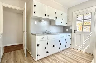 1513 Summit Ave, Greensboro, NC 27405 - Photo 9