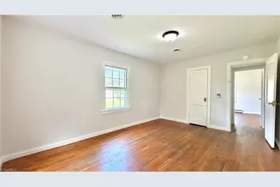 1513 Summit Avenue, Greensboro, NC 27405 - Photo 17