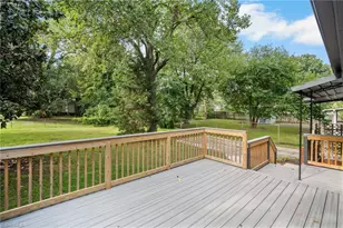 601 Quaker Ln, High Point, NC 27262 - Photo 25
