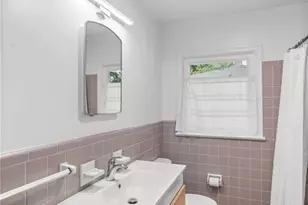 601 Quaker Ln, High Point, NC 27262 - Photo 19