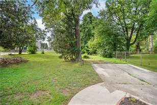 601 Quaker Ln, High Point, NC 27262 - Photo 27