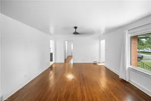 601 Quaker Ln, High Point, NC 27262 - Photo 5