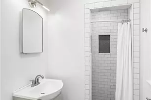 601 Quaker Ln, High Point, NC 27262 - Photo 13
