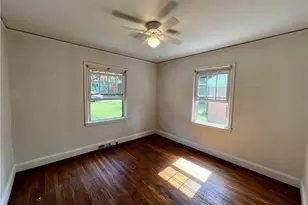 1305 Winstead Pl, Greensboro, NC 27408 - Photo 17