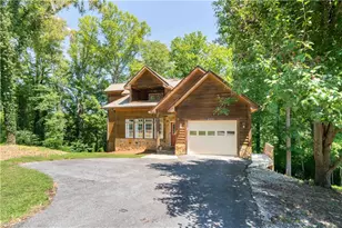 833 E Country Club Rd, Mount Airy, NC 27030 - Photo 15