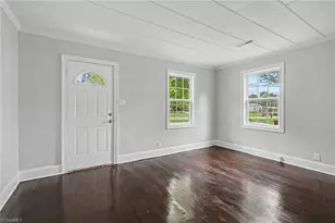 1218 Valley View St, Greensboro, NC 27405 - Photo 9