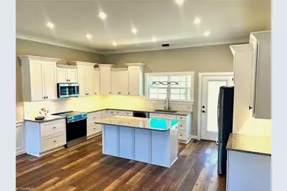 2142 Elizabeth Drive, Mount Airy, NC 27030 - Photo 5