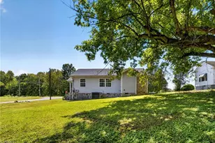 1623 E Meadow Rd, Eden, NC 27288 - Photo 27