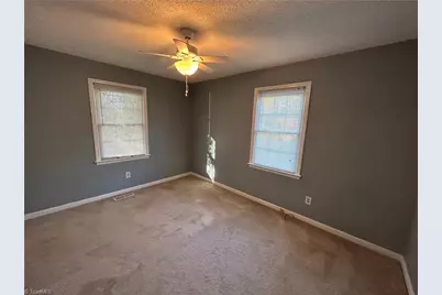 1108 Raleigh Court, High Point, NC 27262 - Photo 9