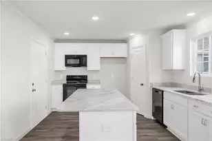 4127 Falston Dr, Greensboro, NC 27405 - Photo 9